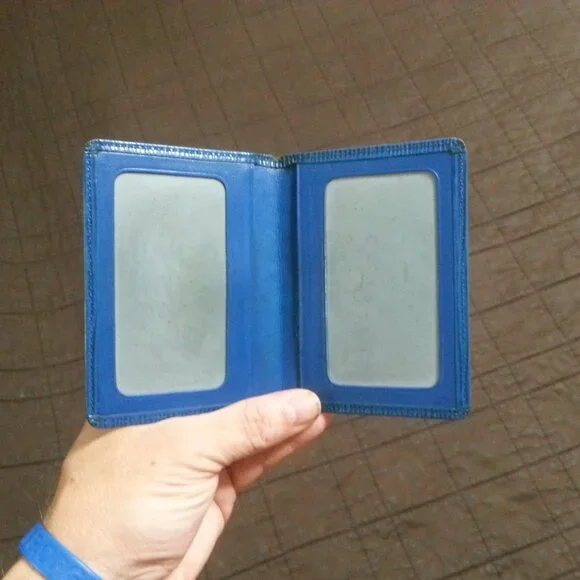 Vintage LV Louis Vuitton  Epi Leather  ID Card Holder Bifold Blue Unisex - Picture 3 of 13
